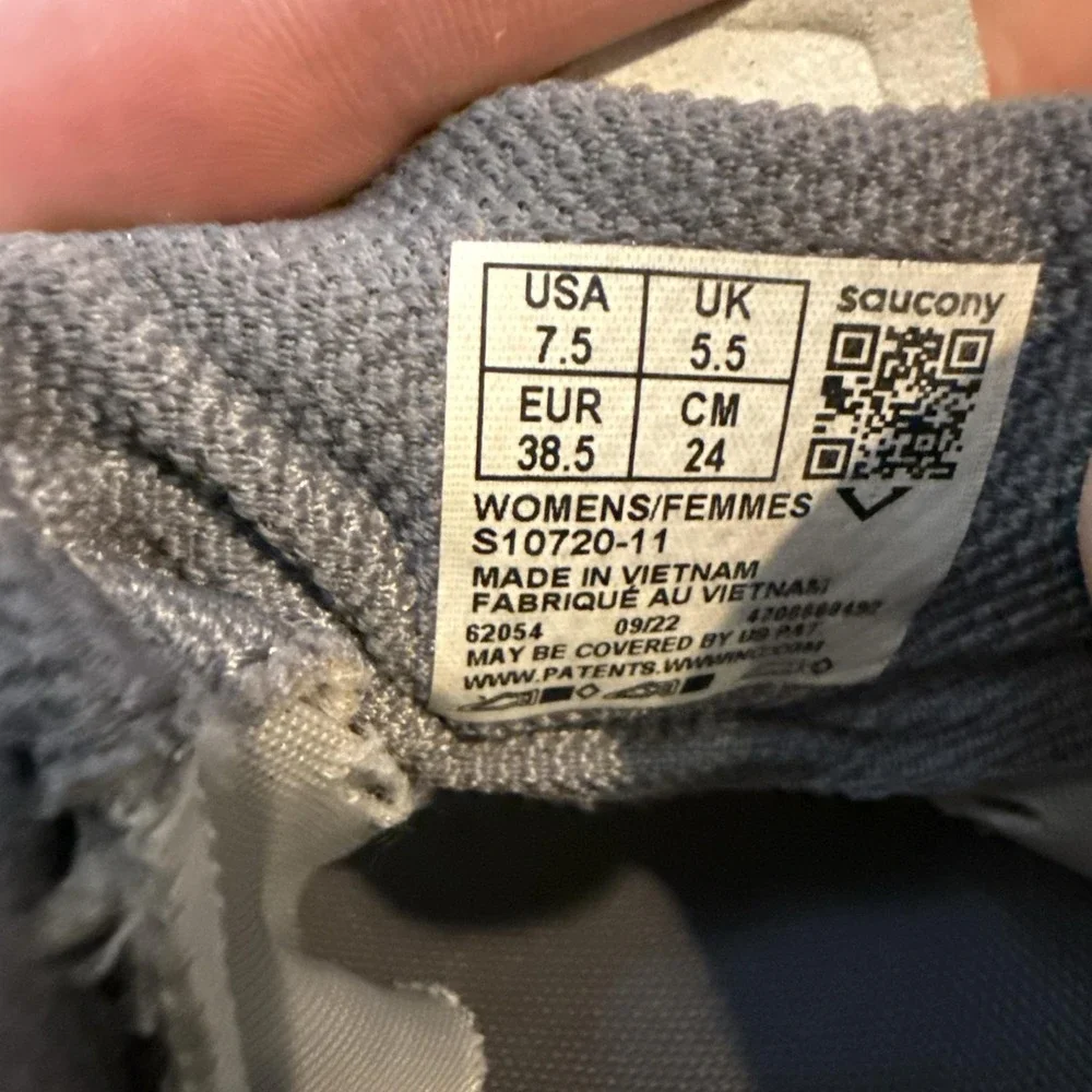 Saucony tempus shoes